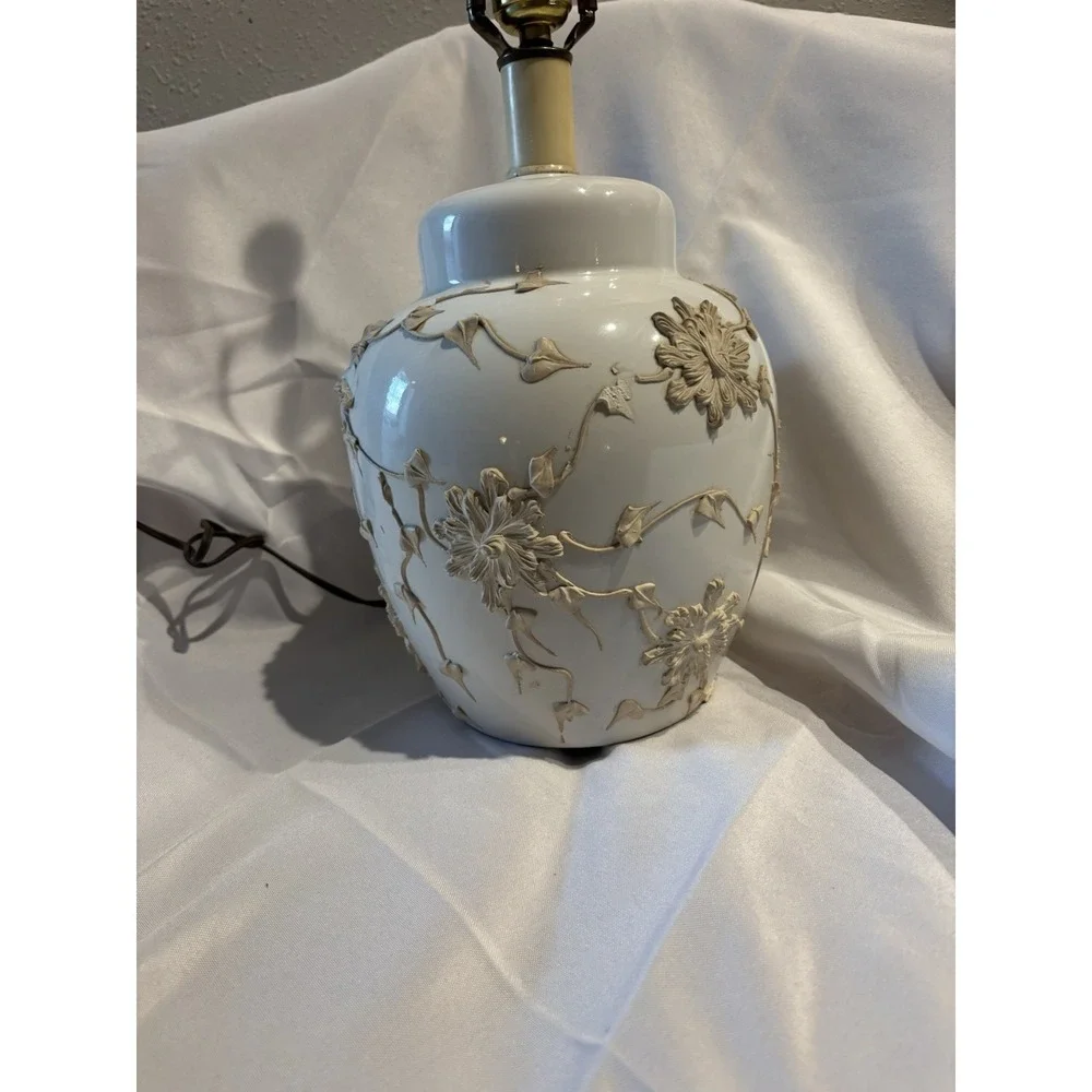 Vintage Chinoiserie Frosting Design Ginger Jar Table Lamp White Floral Relief